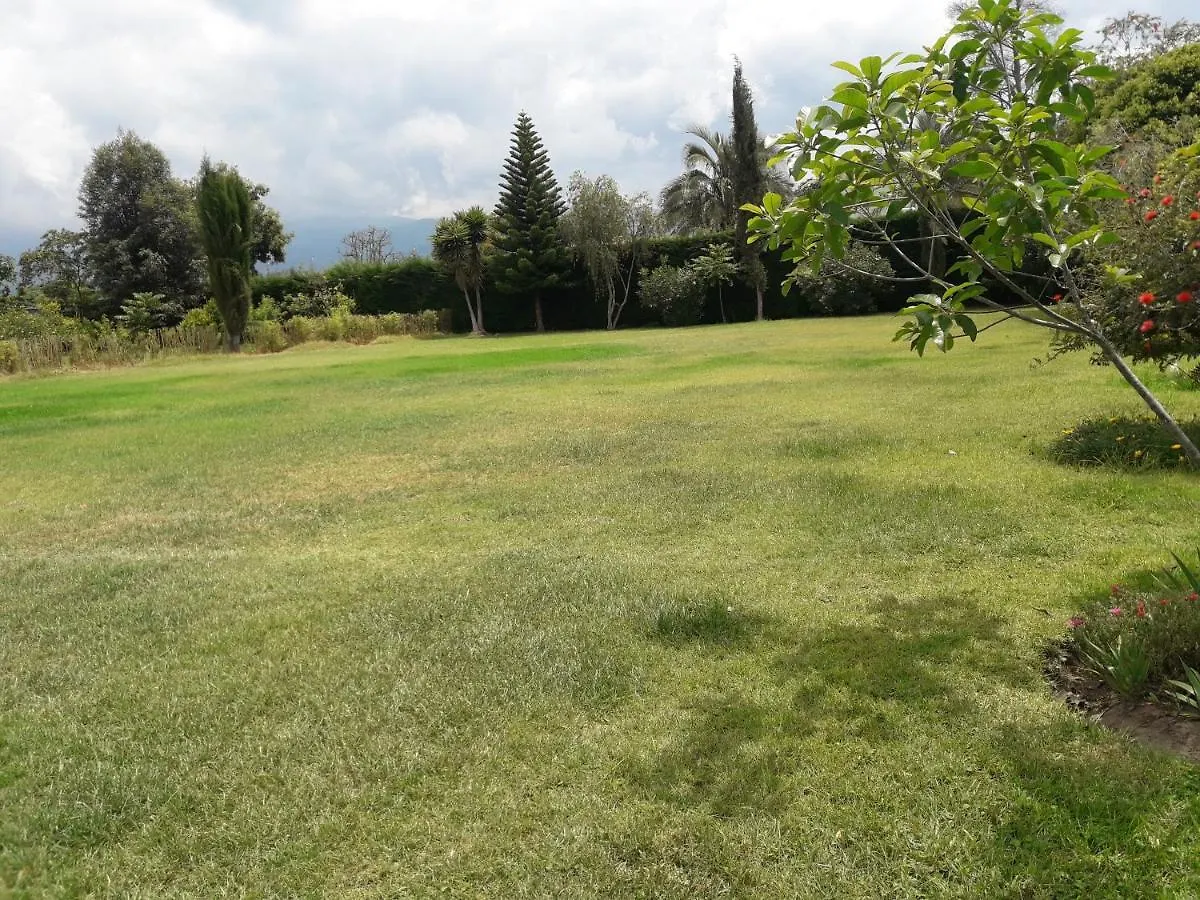 Hotel Quinta La Gardenia Puembo